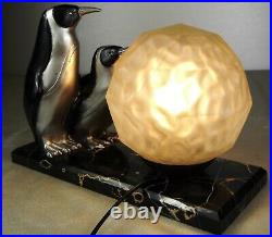 1920/1930 M Bouraine M Le Verrier Rare Statue Sculpture Lampe Art Deco Pingouins