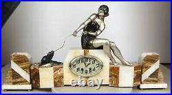 1920/1930 Uriano Statue Sculpture Pendule Art Deco Horloge Femme Pêcheuse Phoque