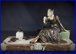1925-30 ART DECO SCULPTURE statue par MENNEVILLE Dame aux colombes 53 cm 15kg