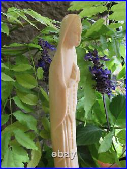 ART AFRIQUE sculpture statue Vierge sculpté os de bovin bovine bone Haut 26,5 cm