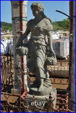 Ancienne Statue Femme aux raisins Art Populaire en Pierre