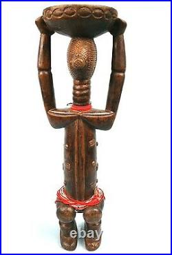 Art Africain Statue Akié Atié -Colliers de Perles & Clous de Tapissier 54 Cms