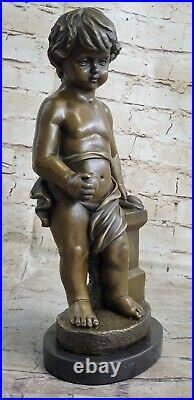 Fait Bronze Art Chair Petit Garçon'Holding' Apple Sculpture Statue Figure