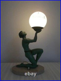 Lampe sculpture art deco LIMOUSIN femme danseuse nue statue en metal regule lamp