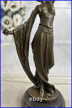 Pretty Jeune Maiden Fille'Holding' Fleur Bronze Statue Sculpture Art Déco Chair