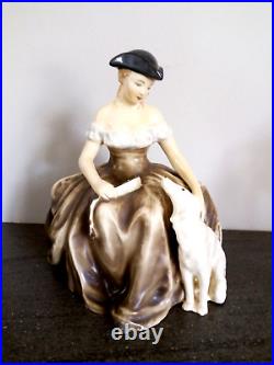 Sculpture Art déco femme avec lévrier du XIX signée PUGI faience porcelaine