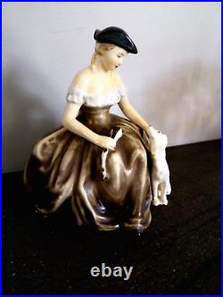 Sculpture Art déco femme avec lévrier du XIX signée PUGI faience porcelaine