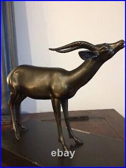 Sculpture Statue, art deco 1930, animaliére, gazelle Sur Terrasse Marbre