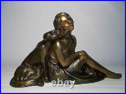 Sculpture art deco 1930 L. BRUNS statuette femme au chien levrier statue barzoi