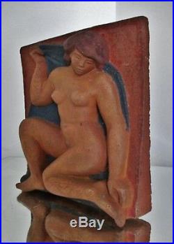 Sculpture statue Bas relief Terre cuite ART DÉCO moderniste Femme à identifier