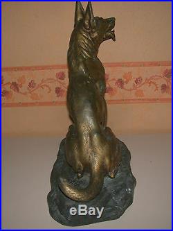 Sculpture statue animalière fonte d'art / Loup de Louis Albert Carvin H = 35 cm