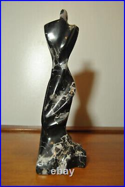 Sculpture statue art contemporain femme en marbre noir veiné blanc signé AGATE