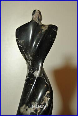 Sculpture statue art contemporain femme en marbre noir veiné blanc signé AGATE