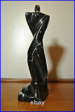 Sculpture statue art contemporain femme en marbre noir veiné blanc signé AGATE