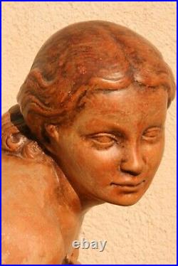 Sculpture statue terre cuite jeune femme Debuigne art déco