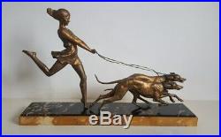 Statue Art éco Originale Signée La Jeune Fille aux Lévriers / Géo Maxim en TBE
