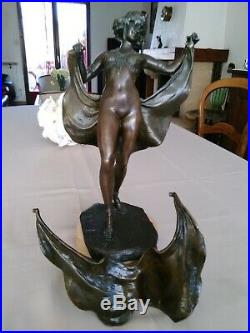 Statue Bronze Art Deco. Statue Signee Bergman. Grand Bronze De Vienne