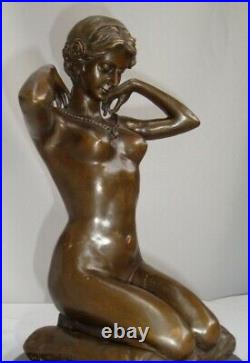 Statue Demoiselle Collier Sexy Style Art Deco Style Art Nouveau Bronze massif Si