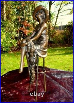 Statue Demoiselle Pin-up Chapeau Style Art Deco Style Art Nouveau Bronze massif