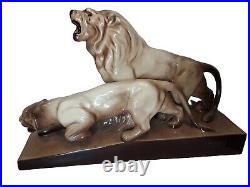 Statue Sculpture Avec Un Lion Et Une Lionne en céramique Art déco vers 1930