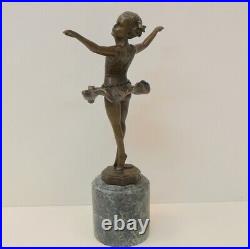 Statue Sculpture Danseuse Style Art Deco Style Art Nouveau Bronze massif Signe