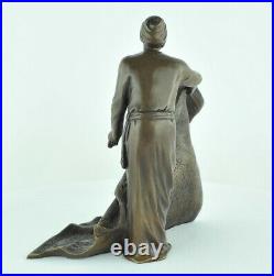 Statue Sculpture Marchand de tapis Oriental Style Art Deco Bronze massif Signe