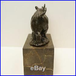 Statue Sculpture Rhinoceros Animalier Style Art Deco Bronze massif Signe