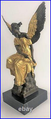 Statue Sculpture Winged Victoire Art Déco Style Art Nouveau Style Bronze Décor