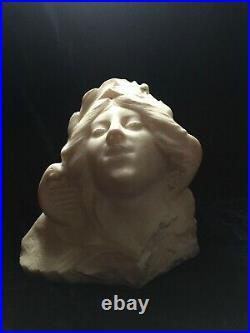 Statue Tête marbre blanc Art Nouveau visage d'une jeune fille