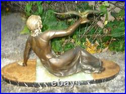 Statue sculpture Art Déco 1925/30 signée LIMOUSIN femme à l'oiseau