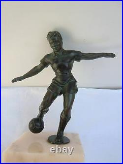 Statue sculpture footballeur Ignacio Gallo Art Déco joueur foot football