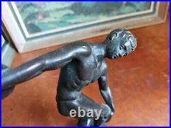 Statue sculpture sujet bronze art déco discobole antique athlète nu patine verte