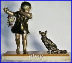 Superbe et rare sculpture Art Déco fille chien french statue